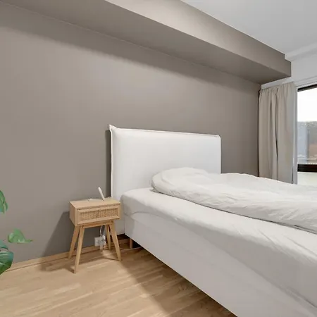 Apartment Moderne Sentral Toppleilighet Med Utsikt Til Fjellheisen Og Tromsdalstind *