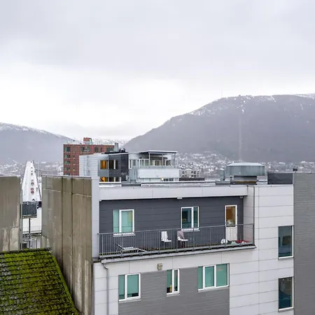Moderne Sentral Toppleilighet Med Utsikt Til Fjellheisen Og Tromsdalstind Lejlighed