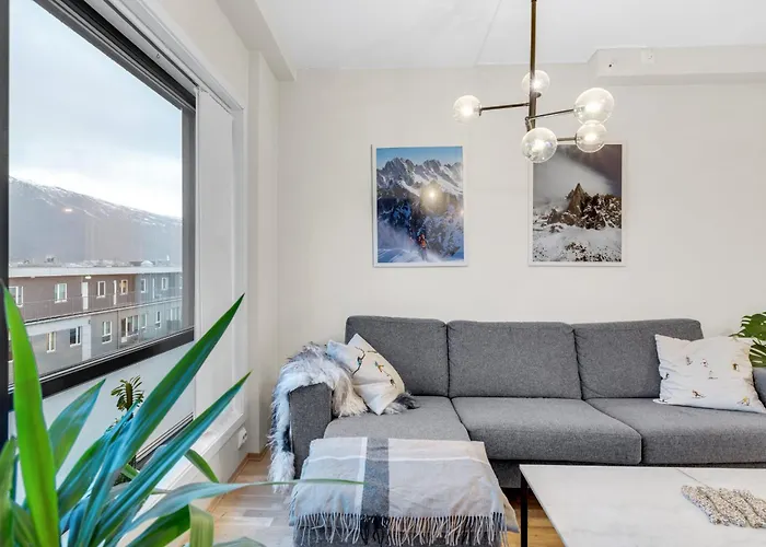Moderne Sentral Toppleilighet Med Utsikt Til Fjellheisen Og Tromsdalstind * טרומסה