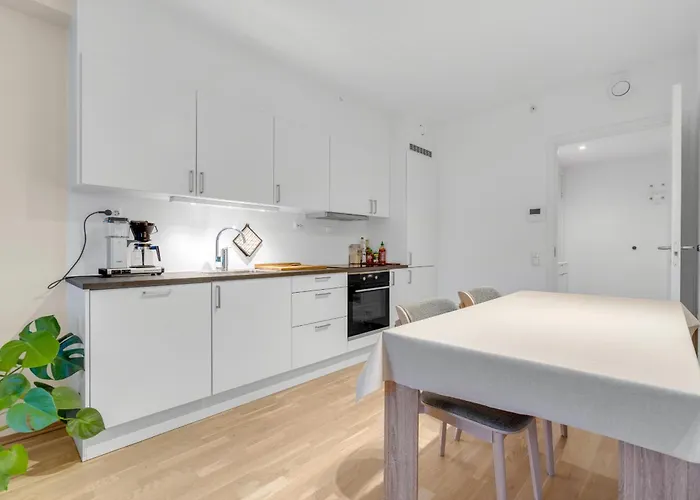 Moderne Sentral Toppleilighet Med Utsikt Til Fjellheisen Og Tromsdalstind 아파트