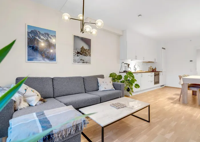 Moderne Sentral Toppleilighet Med Utsikt Til Fjellheisen Og Tromsdalstind * 트롬쇠