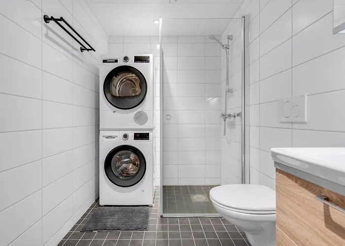 Moderne Sentral Toppleilighet Med Utsikt Til Fjellheisen Og Tromsdalstind * 트롬쇠