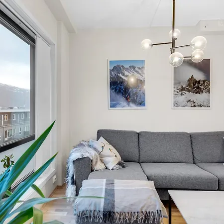Moderne Sentral Toppleilighet Med Utsikt Til Fjellheisen Og Tromsdalstind * トロムソ
