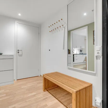 Moderne Sentral Toppleilighet Med Utsikt Til Fjellheisen Og Tromsdalstind